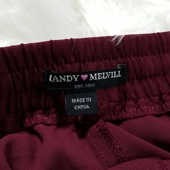 Brandy Melville Scalloped Laser Cut Shorts - Picture 5 of 8